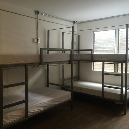 The Hub District Hostel And Dorm Makati City Bagian luar foto